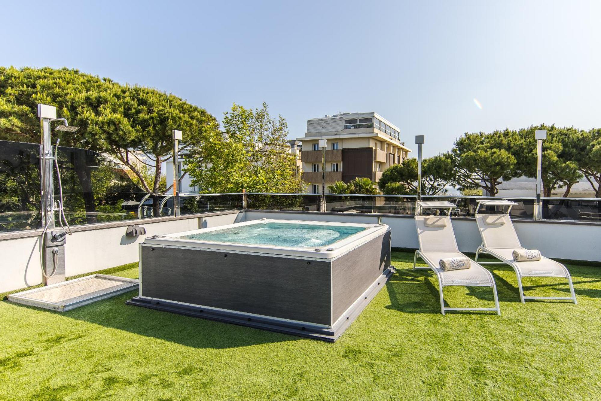 Royal Boutique Hotel Riccione Exterior foto